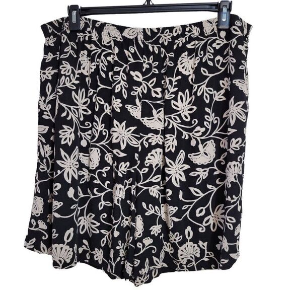 Coldwater Creek Floral Shorts (Size 2X) - Picture 1 of 3